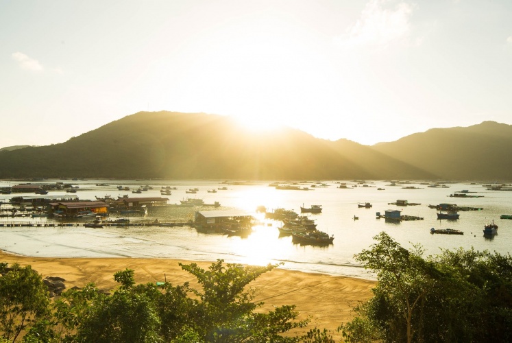 Một ngày nắng đẹp vào lúc 6h30 tại Vũng Rô, Phú Yên