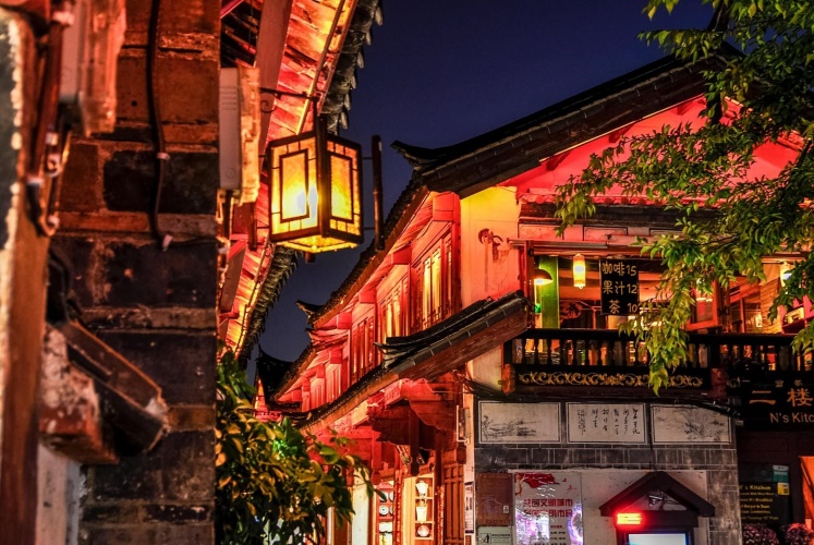 Lệ Giang một đêm trăng