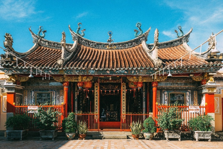 Về Vĩnh Long, ghé thăm chùa Ông linh thiêng vô cùng