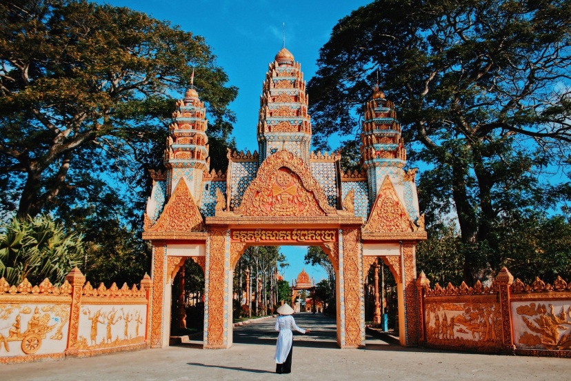 Chùa Xiêm Cán (Bạc Liêu) Tráng Lệ Tựa Lâu Đài Chùa Xiêm Cán (Bạc Liêu) Tráng Lệ Tựa Lâu Đài