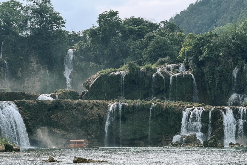 Núi đá Hà Giang - Nước Non Cao Bằng 5N4Đ Núi đá Hà Giang - Nước Non Cao Bằng 5N4Đ