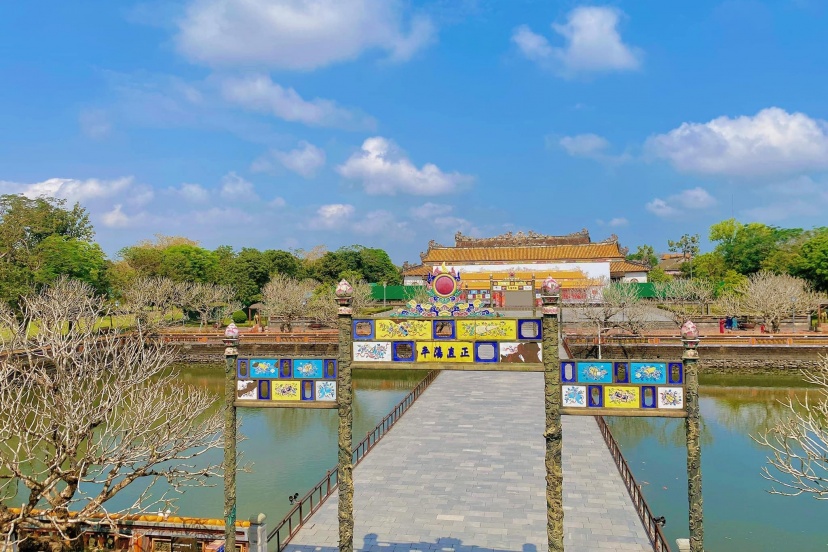 Du Lịch Huế Đi Về Miền Thơ Thẩn Du Lịch Huế Đi Về Miền Thơ Thẩn