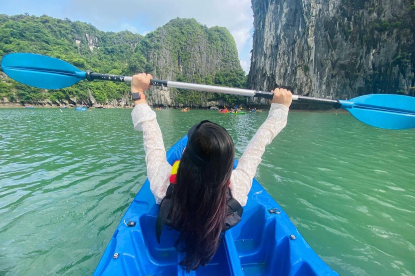 Khám Phá Vẻ Đẹp Vịnh Hạ Long Trên Du Thuyền 2 Ngày 1 Đêm Khám Phá Vẻ Đẹp Vịnh Hạ Long Trên Du Thuyền 2 Ngày 1 Đêm